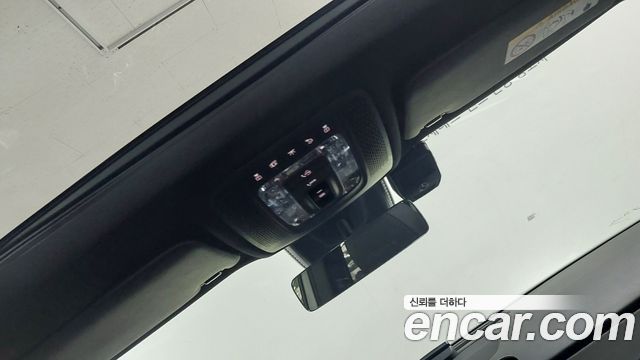 Mercedes-Benz GLB-Class 2021 — photo 17