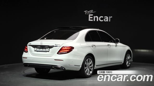 Mercedes-Benz E-Class 2019 — photo 2