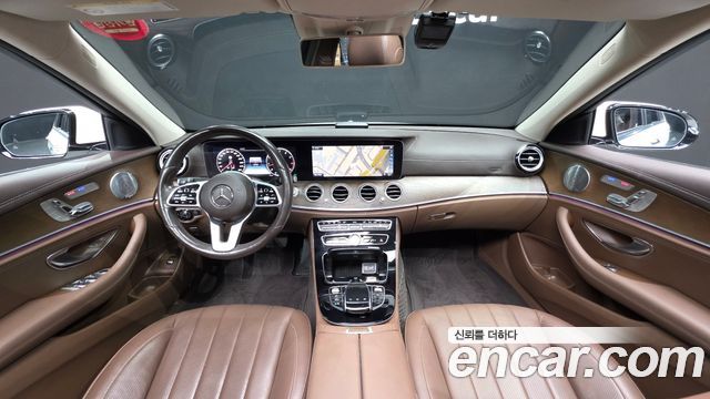Mercedes-Benz E-Class 2019 — photo 7