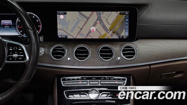 Mercedes-Benz E-Class 2019 — photo 14