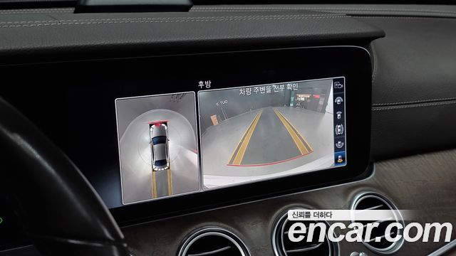 Mercedes-Benz E-Class 2019 — photo 15