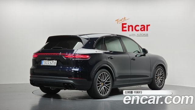 Porsche Cayenne 2021 — photo 2