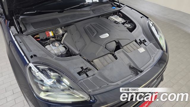 Porsche Cayenne 2021 — photo 6