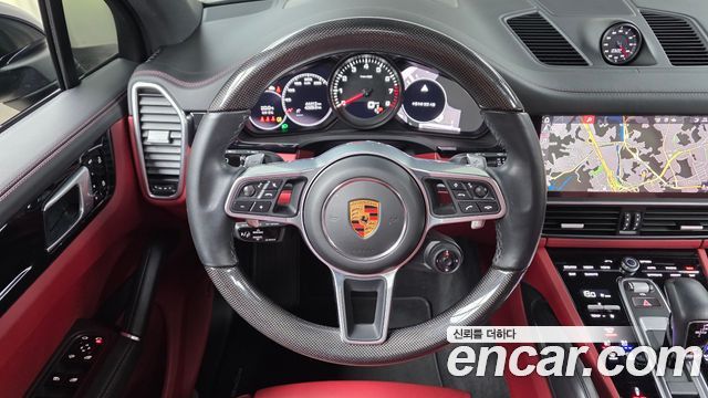 Porsche Cayenne 2021 — photo 13