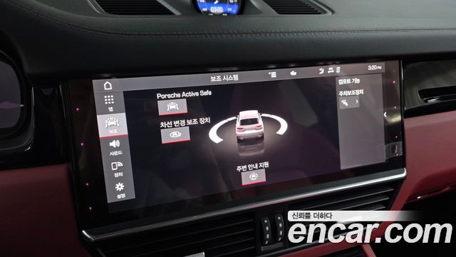Porsche Cayenne 2021 — photo 17