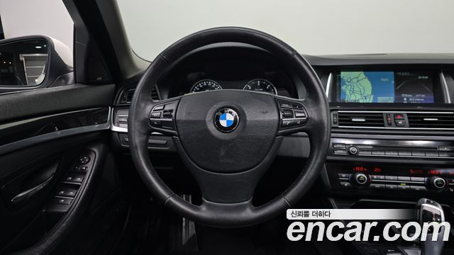 BMW 5-Series 2014 — photo 13