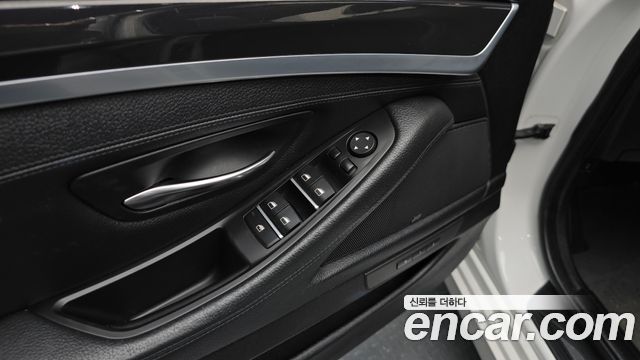 BMW 5-Series 2014 — photo 17