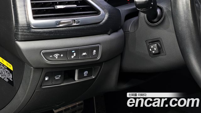Genesis G90 2019 — photo 16