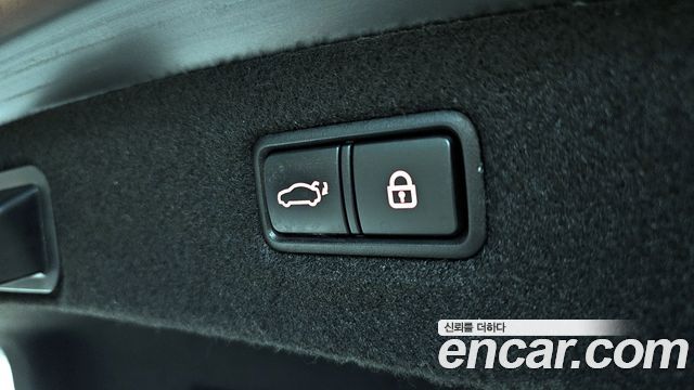 Genesis G90 2019 — photo 20