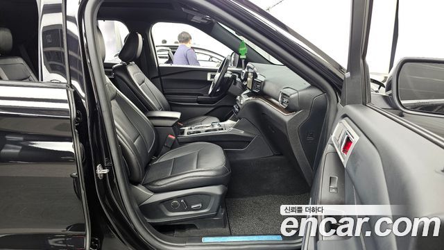 Ford Explorer 2020 — photo 11