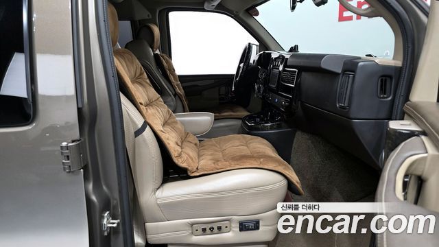Chevrolet Express Van 2014 — photo 11