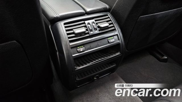 BMW 5-Series 2014 — photo 18