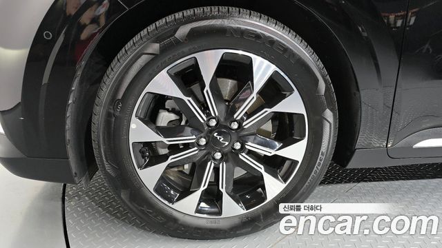 Kia Canival 2023 — photo 5