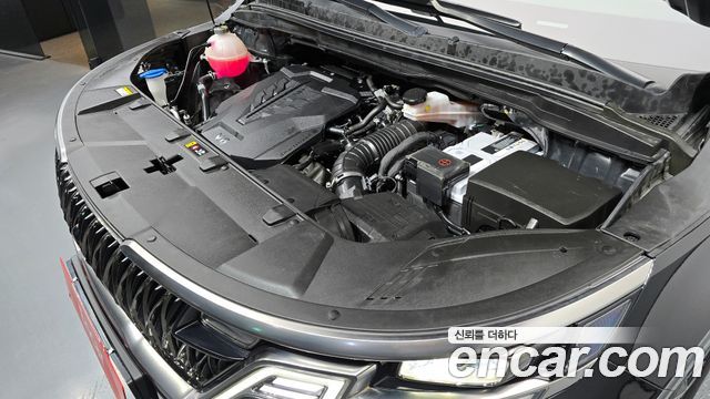 Kia Canival 2023 — photo 6