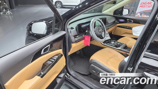 Kia Canival 2023 — photo 11
