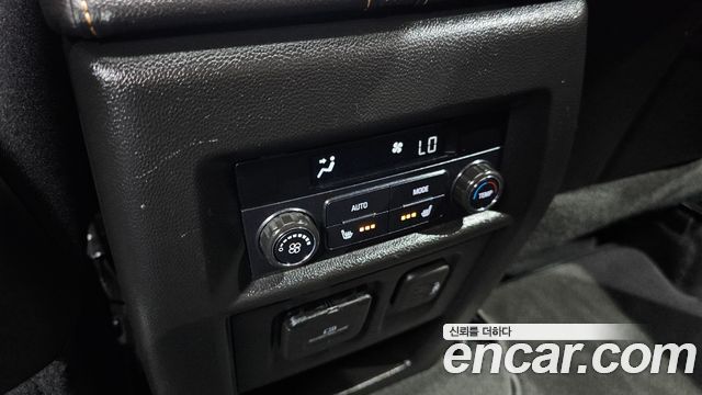 Chevrolet Korea Traverse 2021 — photo 17
