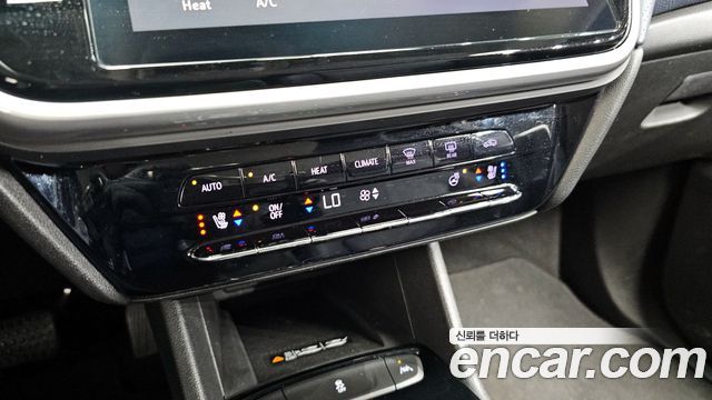 Chevrolet Korea 볼트 EUV 2022 — photo 15