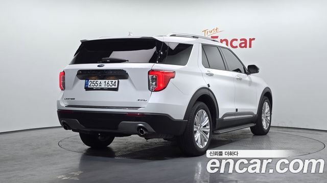 Ford Explorer 2021 — photo 2