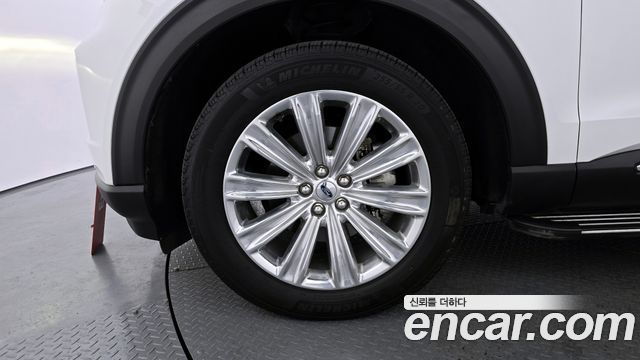 Ford Explorer 2021 — photo 5
