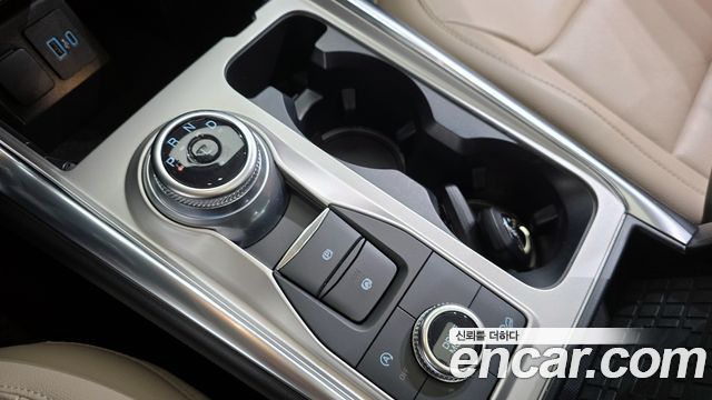 Ford Explorer 2021 — photo 9