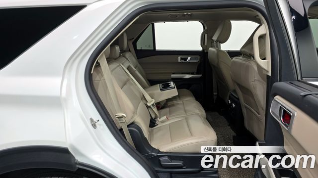 Ford Explorer 2021 — photo 12