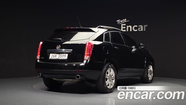 Cadillac SRX 2010 — photo 2