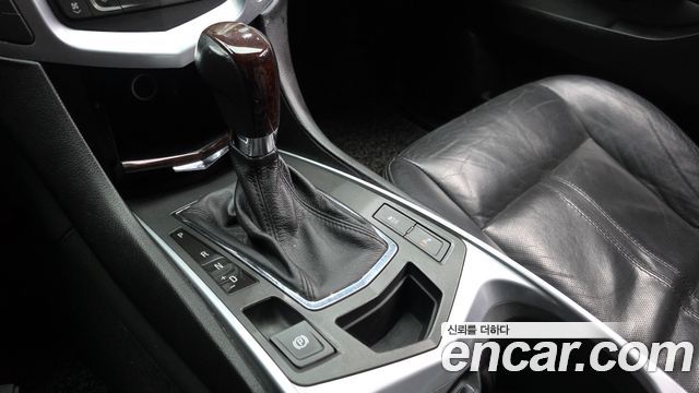 Cadillac SRX 2010 — photo 9