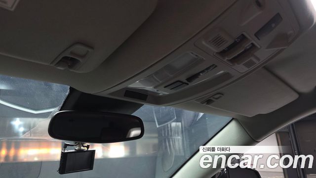 Cadillac SRX 2010 — photo 16