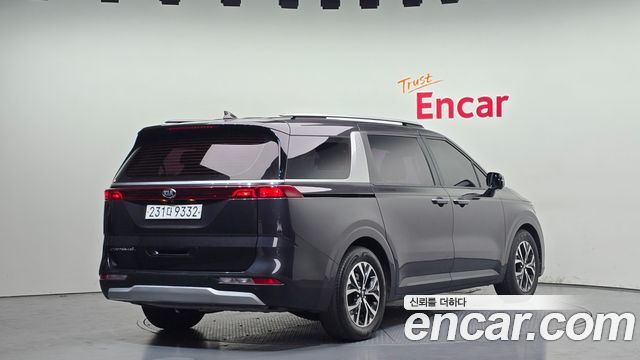 Kia Canival 2021 — photo 2