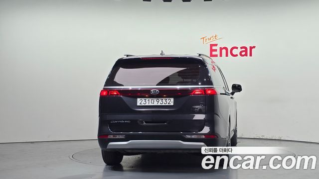 Kia Canival 2021 — photo 4