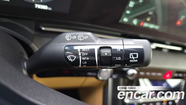 Kia Canival 2021 — photo 17