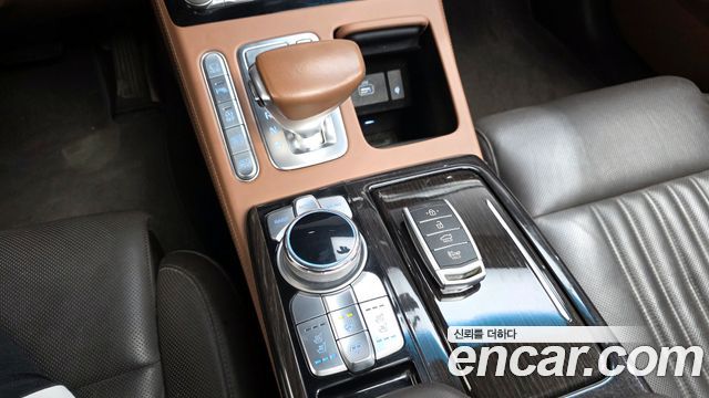 Genesis G90 2019 — photo 9