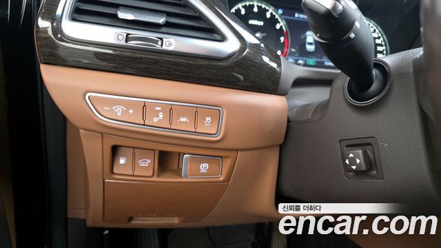 Genesis G90 2019 — photo 13