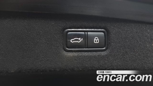 Genesis G90 2019 — photo 20