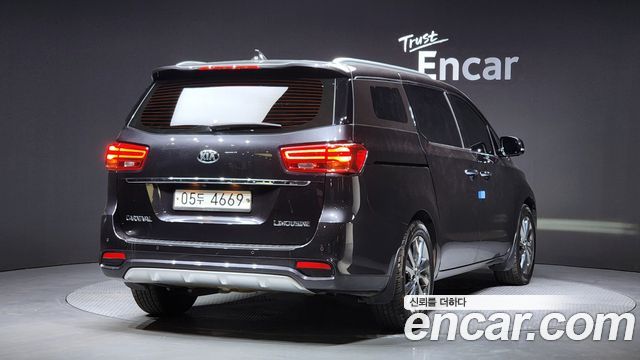 Kia Canival 2019 — photo 2