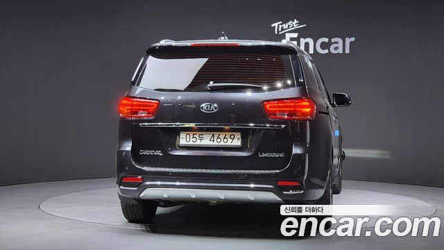 Kia Canival 2019 — photo 4