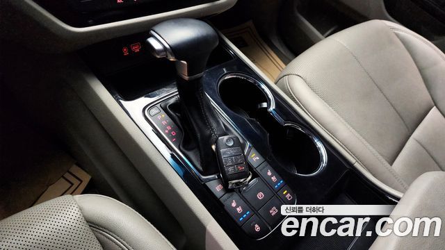 Kia Canival 2019 — photo 9