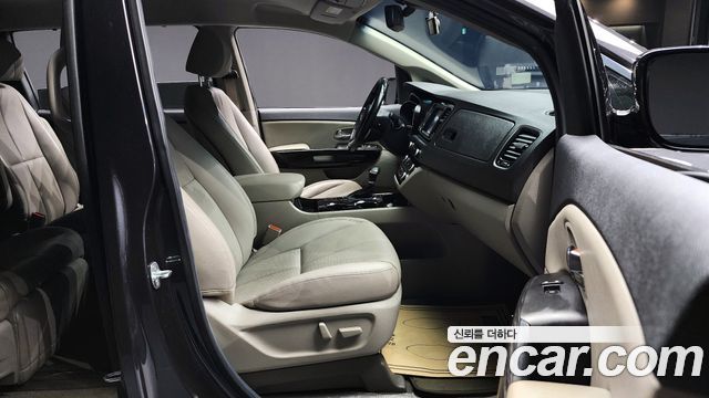 Kia Canival 2019 — photo 10