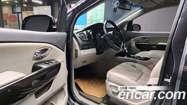 Kia Canival 2019 — photo 11