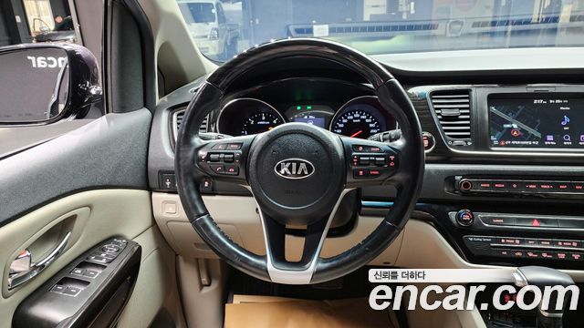 Kia Canival 2019 — photo 14