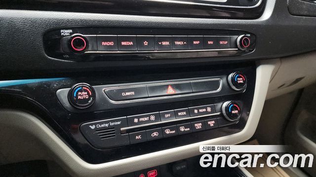 Kia Canival 2019 — photo 16