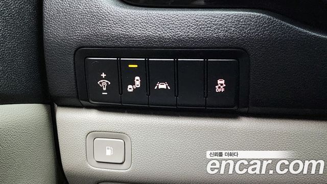 Kia Canival 2019 — photo 17
