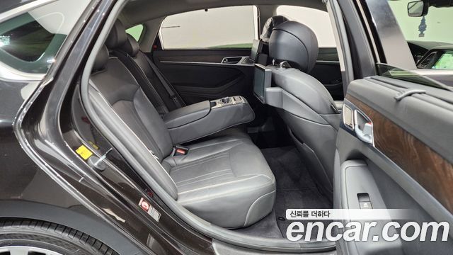 Genesis G80 2018 — photo 12