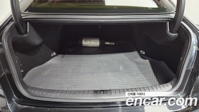 Genesis G80 2018 — photo 20