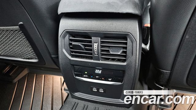 BMW 3-Series 2021 — photo 19