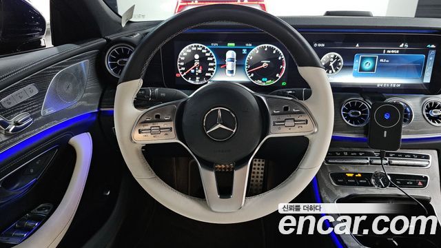 Mercedes-Benz CLS-Class 2020 — photo 13