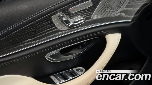 Mercedes-Benz CLS-Class 2020 — photo 18