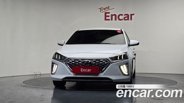 Hyundai Ioniq 2020 — photo 3
