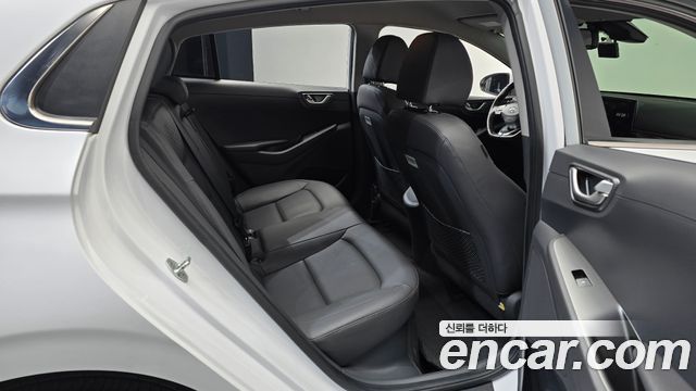 Hyundai Ioniq 2020 — photo 12
