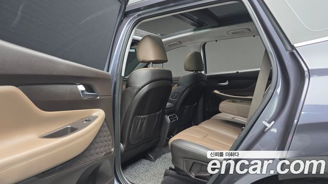 Hyundai Santafe 2022 — photo 17